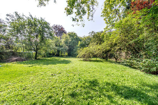 Idyllic building plot