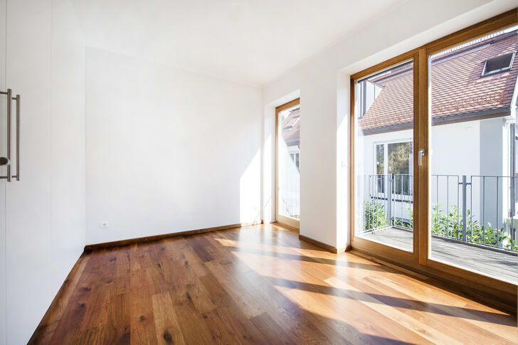Kinderzimmer mit Balkon im OG