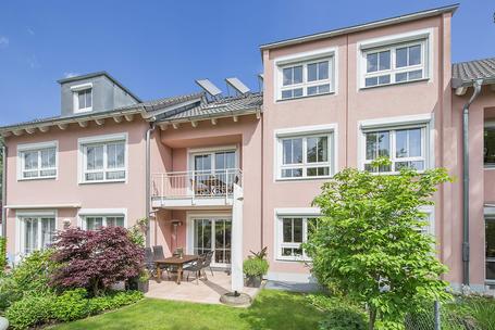 Attraktives Stadthaus mit hochwertiger Ausstattung in absolut ruhiger Lage