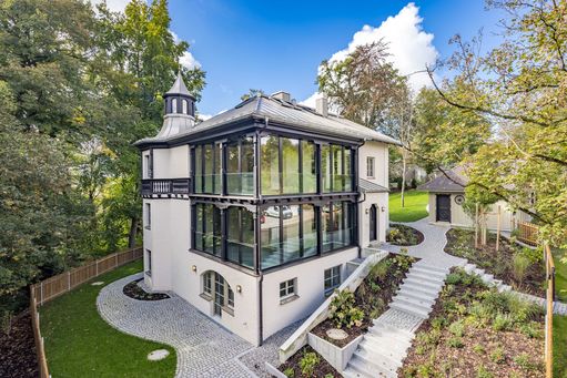 Objektvideo ansehen: Aufwendig saniertes Altbau-Juwel: Villa von 1911 mit großem Raumangebot