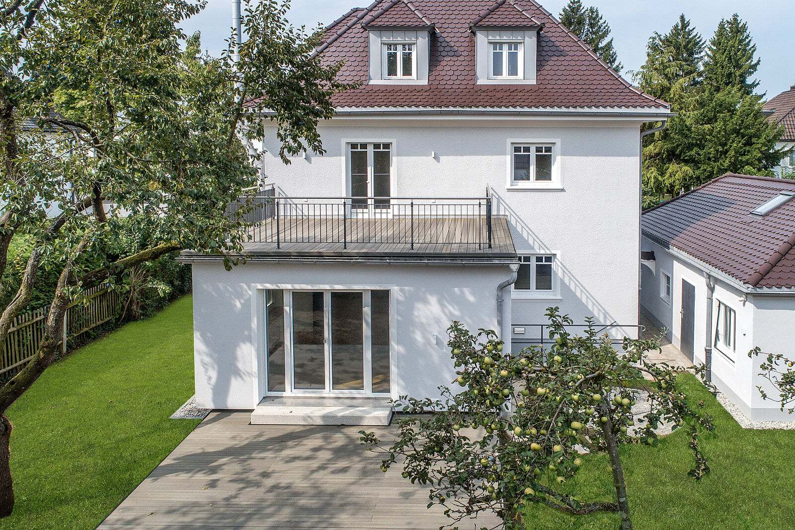 Hausansicht - Garten