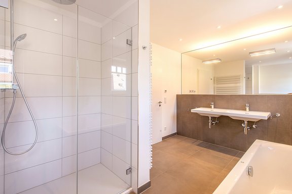 Bathroom on the 1st floor