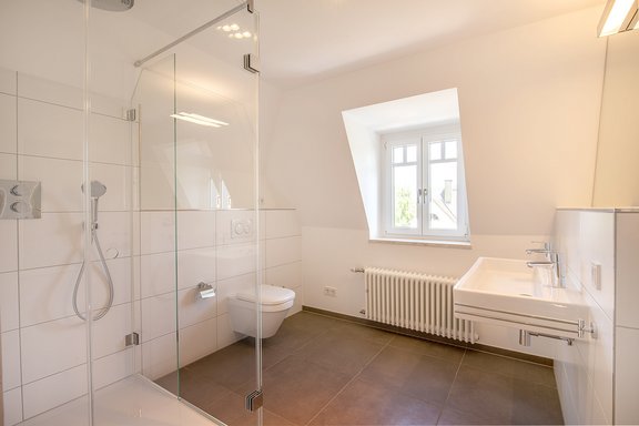 Shower room in the attic