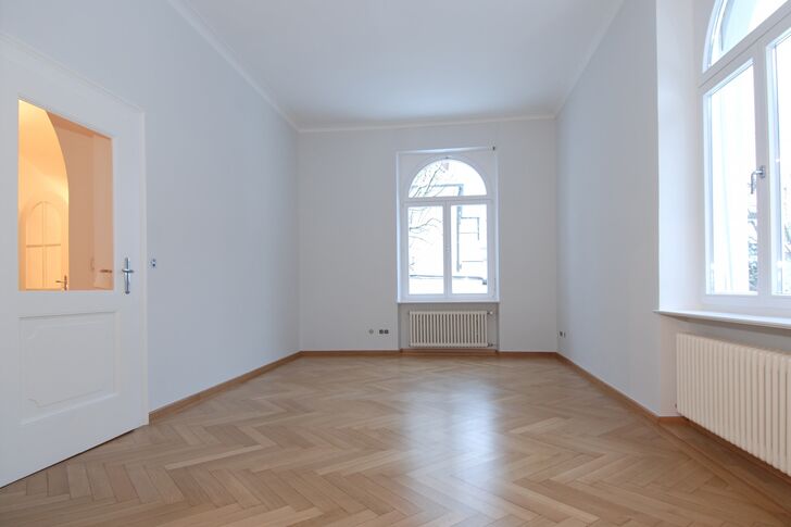 Arbeitszimmer im EG
