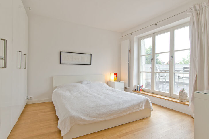 Schlafzimmer mit Dachterrasse