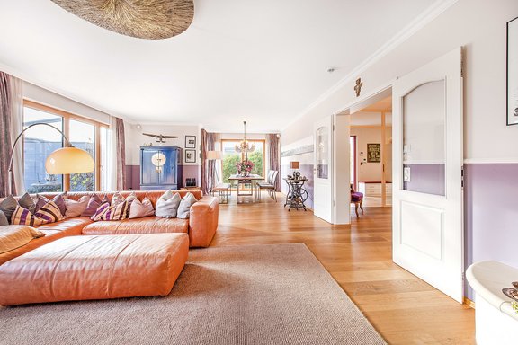 Wohn- Essbereich mit Kamin