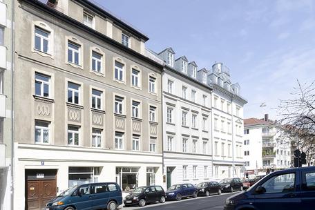 Authentisches Mehrfamilienhaus von 1872 mit Rückgebäude