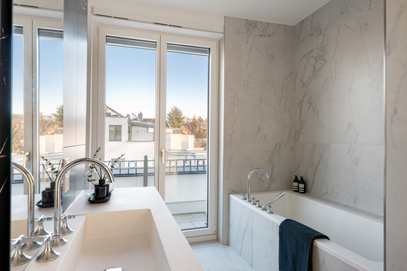 Luxuriöse Badausstattung