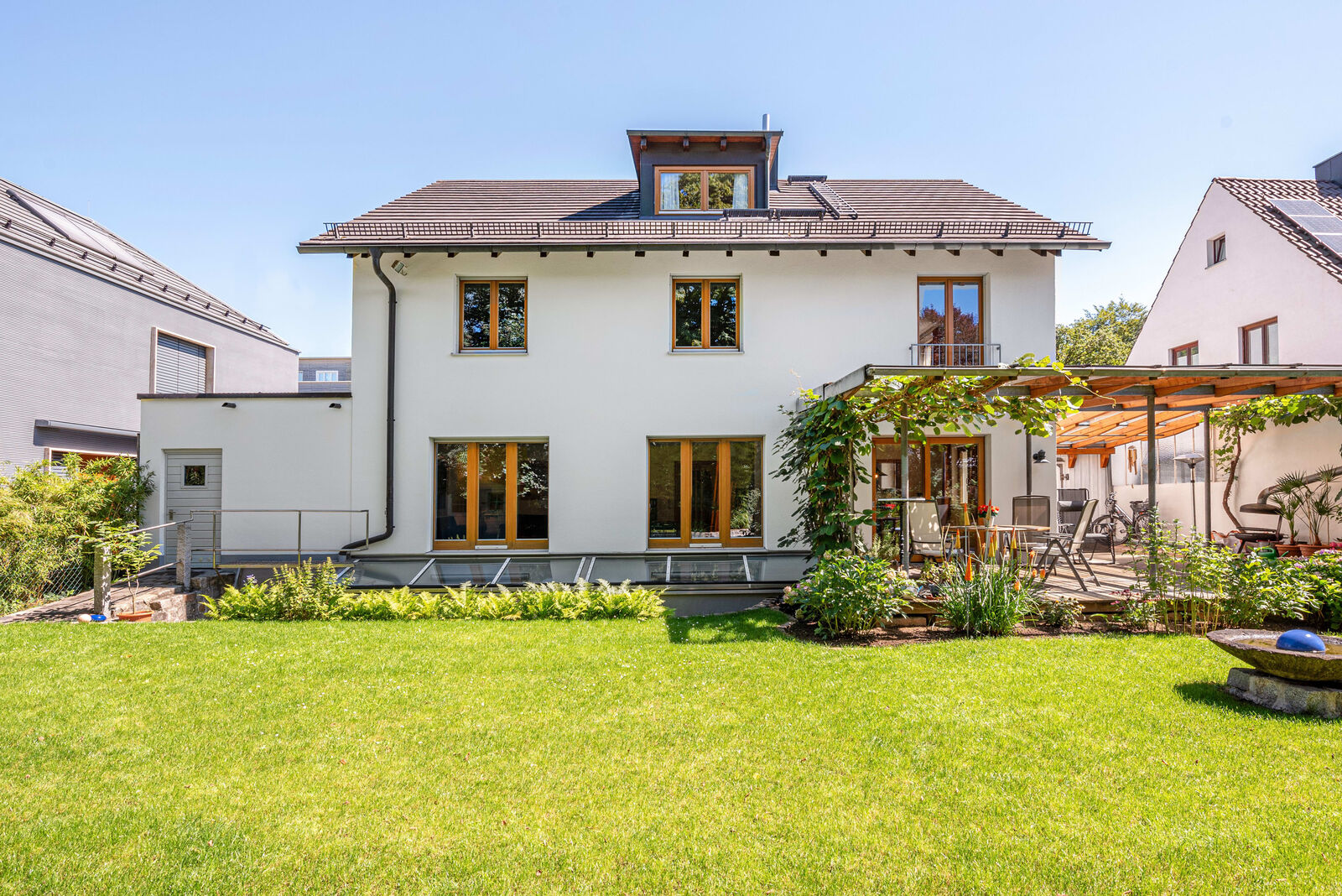 Sonniger Süd-West-Garten
