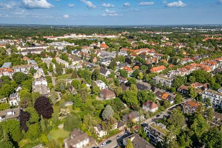Bauen im noblen Nymphenburg: Parkähnliches Grundstück mit vielseitigen Bebauungsmöglichkeiten
