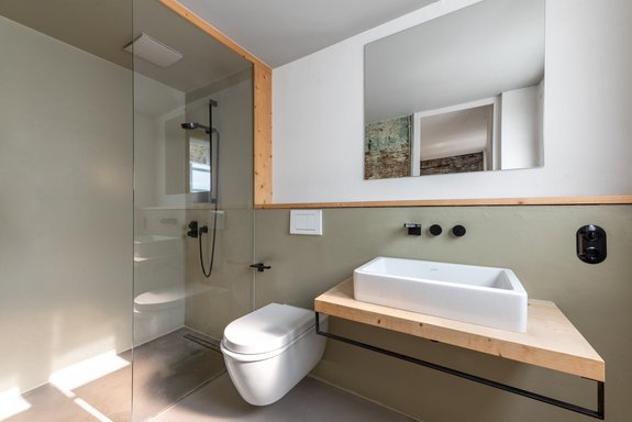 Minimalistisch komfortables Bad