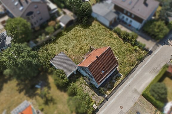 Approx. 570 m² of potential living space