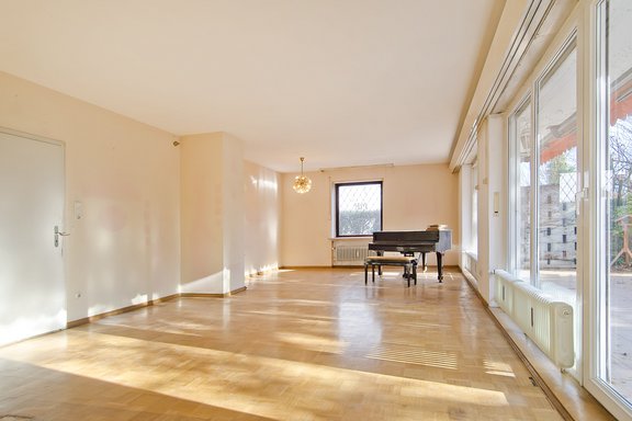 Spacious living area