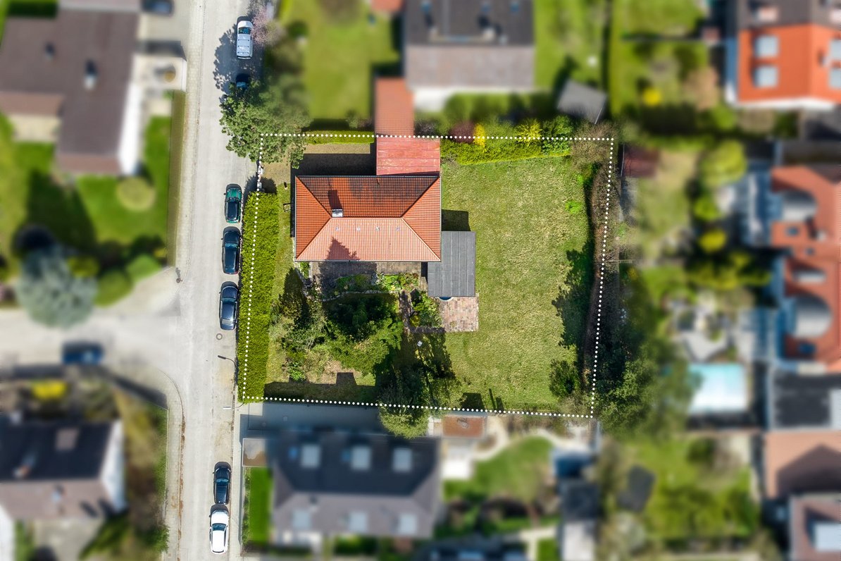 Sunny building plot