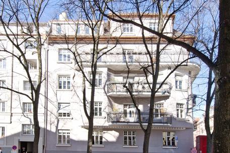Impressive 4-room old building apartment with two balconies in art nouveau palace from 1907