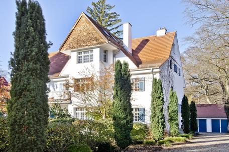 Beeindruckend schönes Jugendstil-Juwel von 1908 mit zauberhaftem Südgarten