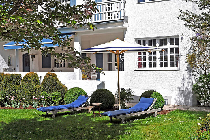 Schön angelegter Südgarten