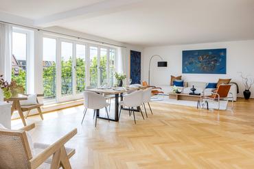 Beeindruckende 6-Zimmer-Maisonette mit Dachterrasse und Panoramablicken