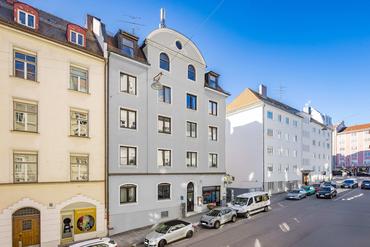 Solider Altbau mit 13 Wohn- und 3 Gewerbeeinheiten in zentraler Lage in Sendling
