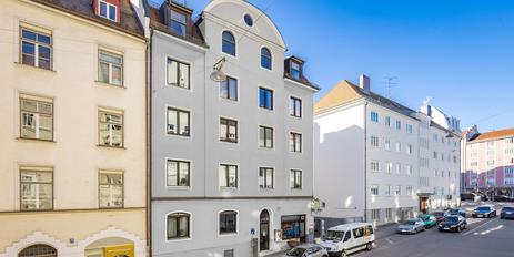 Solider Altbau mit 13 Wohn- und 3 Gewerbeeinheiten in zentraler Lage in Sendling