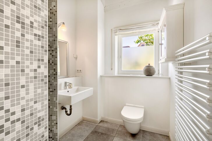 Additional Children's/Guest Bathroom