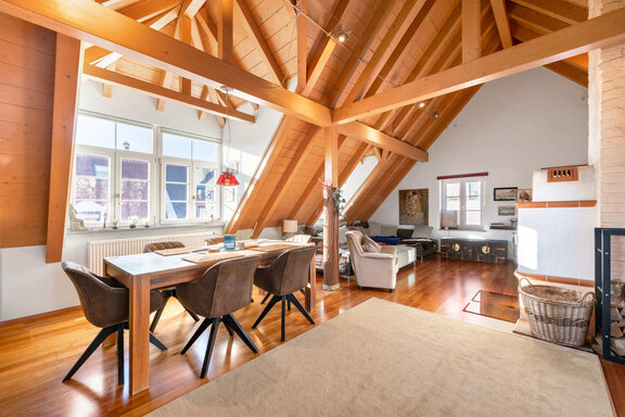 Loft-ähnlicher Livingbereich