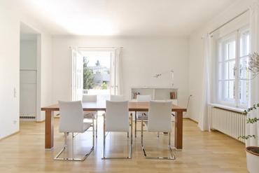 Particularly attractive 3-room apartment with excellent facilities and balcony