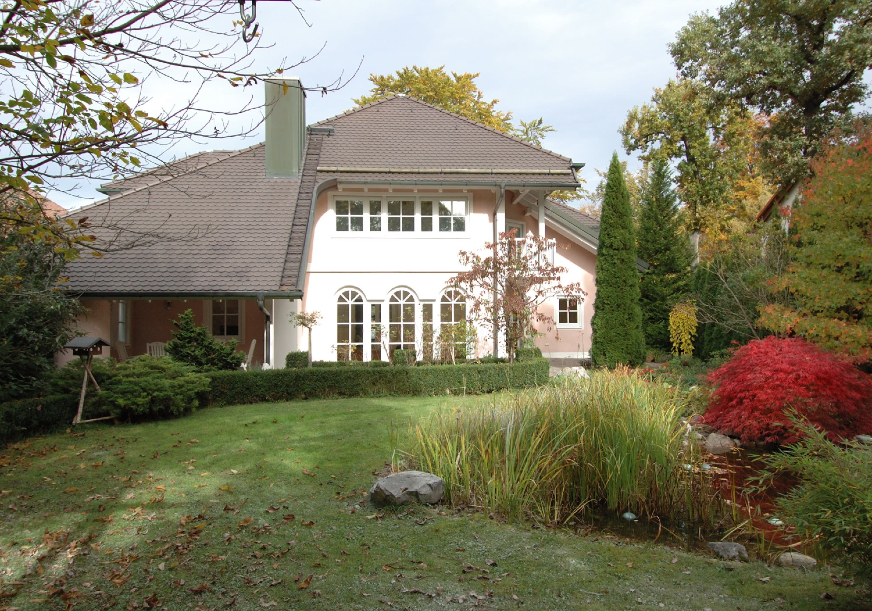 Besonders attraktive Villa im französischen Landhausstil in bester Wohnlage