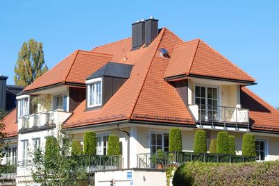 Besonders charmante Dachgeschosswohnung mit exzellenter Ausstattung und 3 Balkonterrassen