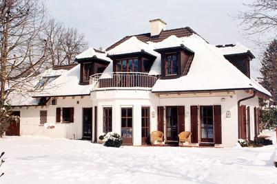 Besonders schöne Villenhälfte in sehr guter Wohnlage