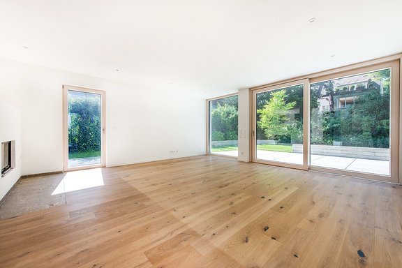 Living area with fireplace