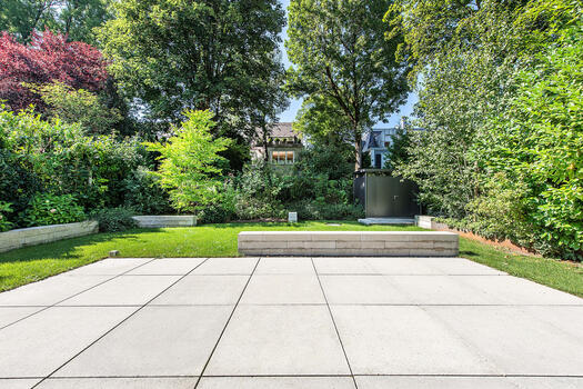 Terrasse mit Blick ins Grüne