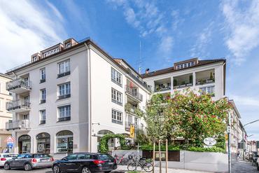 Best location at the English Garden: 3-room apartment with excellent facilities and two balconies