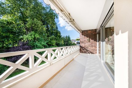 Terrasse mit Blick in die idyllische Umgebung