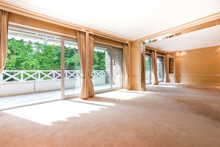 Wohnbereich mit angrenzender Terrasse