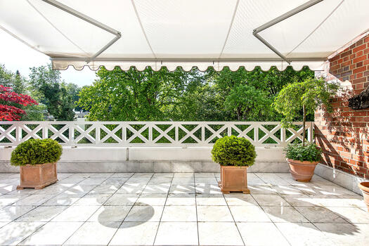Unobservable roof terrace