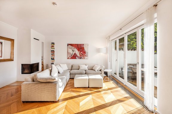 Wohnbereich mit Kamin