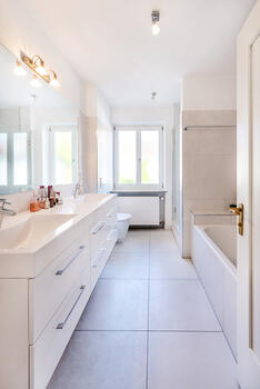 Badezimmer im OG