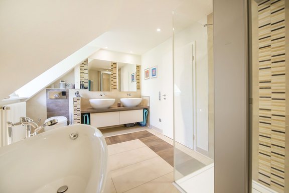 Elegantes Badezimmer