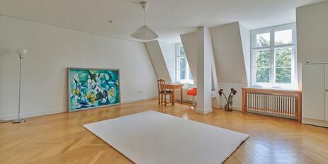 Charming duplex apartment in a historic villa with a breathtaking view of the Schlosskanal