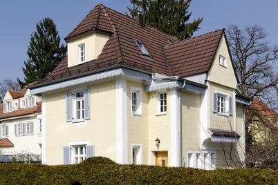 Charming, faithfully renovated art nouveau villa with idyllic garden