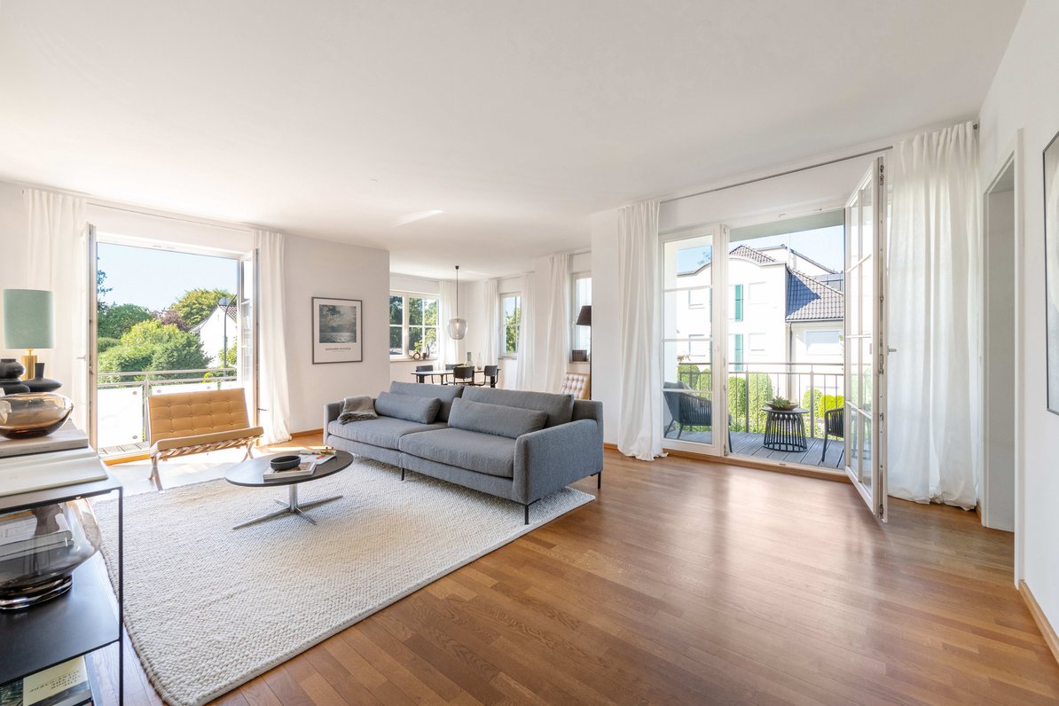 Living area with west loggia
