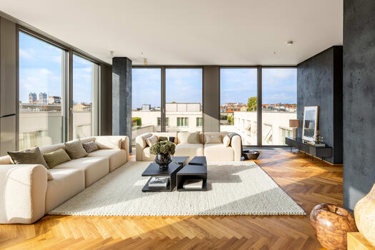 Abundance of light and panoramic views