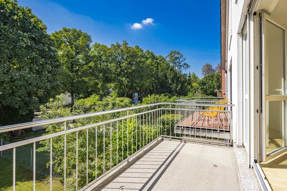 Sonnenverwöhnter Süd-Balkon