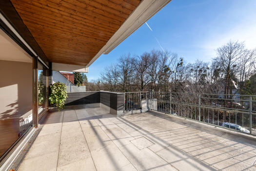 Spacious roof terrace