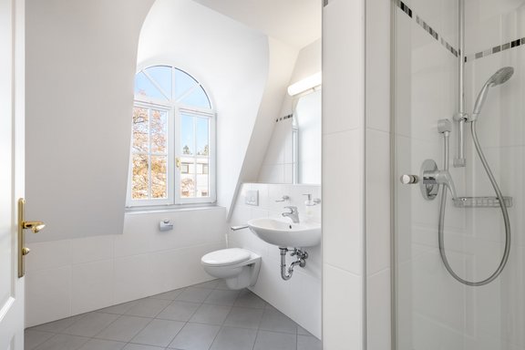 Shower room on the first floor