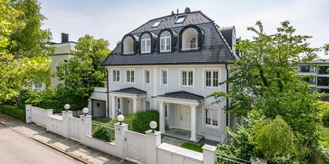 Sonnige, familiengerechte Doppelhaushälfte mit Aufzug und Südgarten