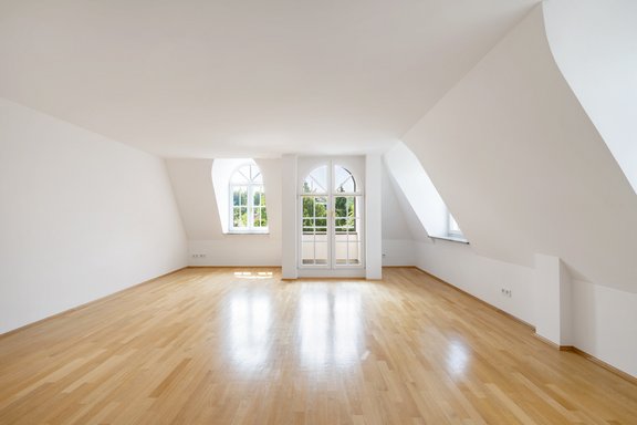 Großzügiges Zimmer im 1. Dachgeschoss