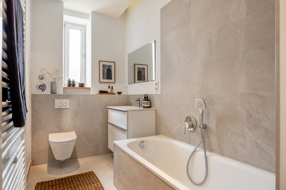 Bright, modernized bathroom