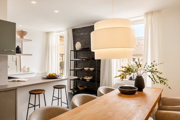 Eat-in kitchen with balcony